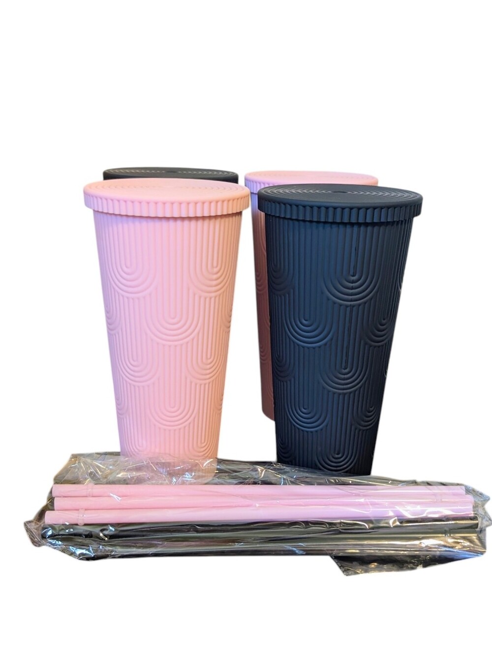 Set of 4 Pink/Black 24 oz Tumblers With Reusable Straws